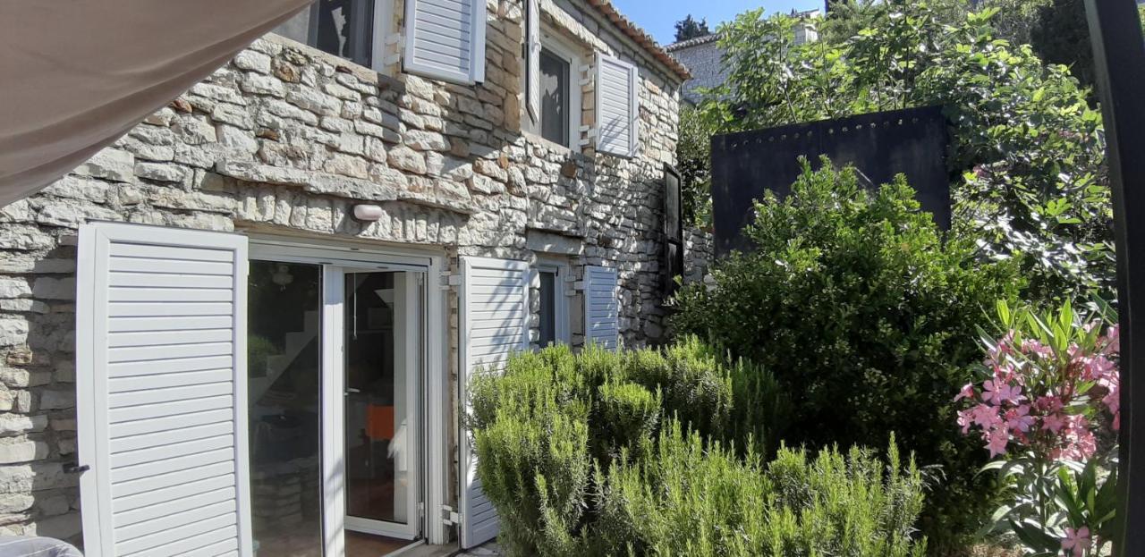 Les Villas De Qëparo Exteriér fotografie