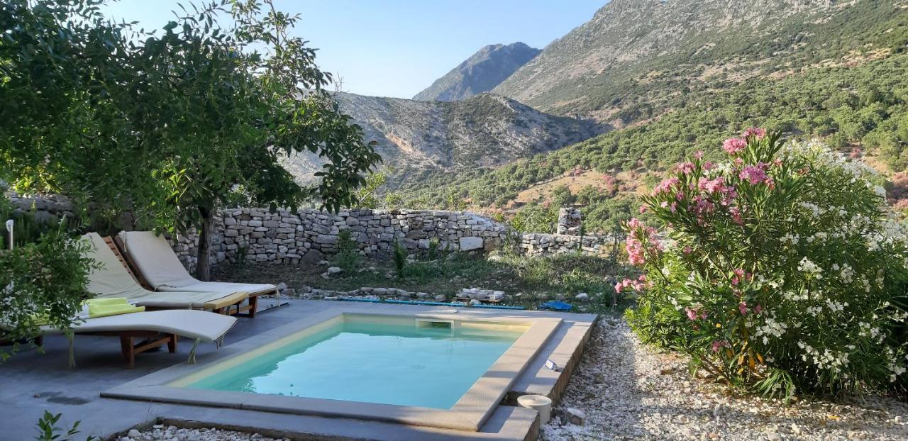 Les Villas De Qëparo Exteriér fotografie