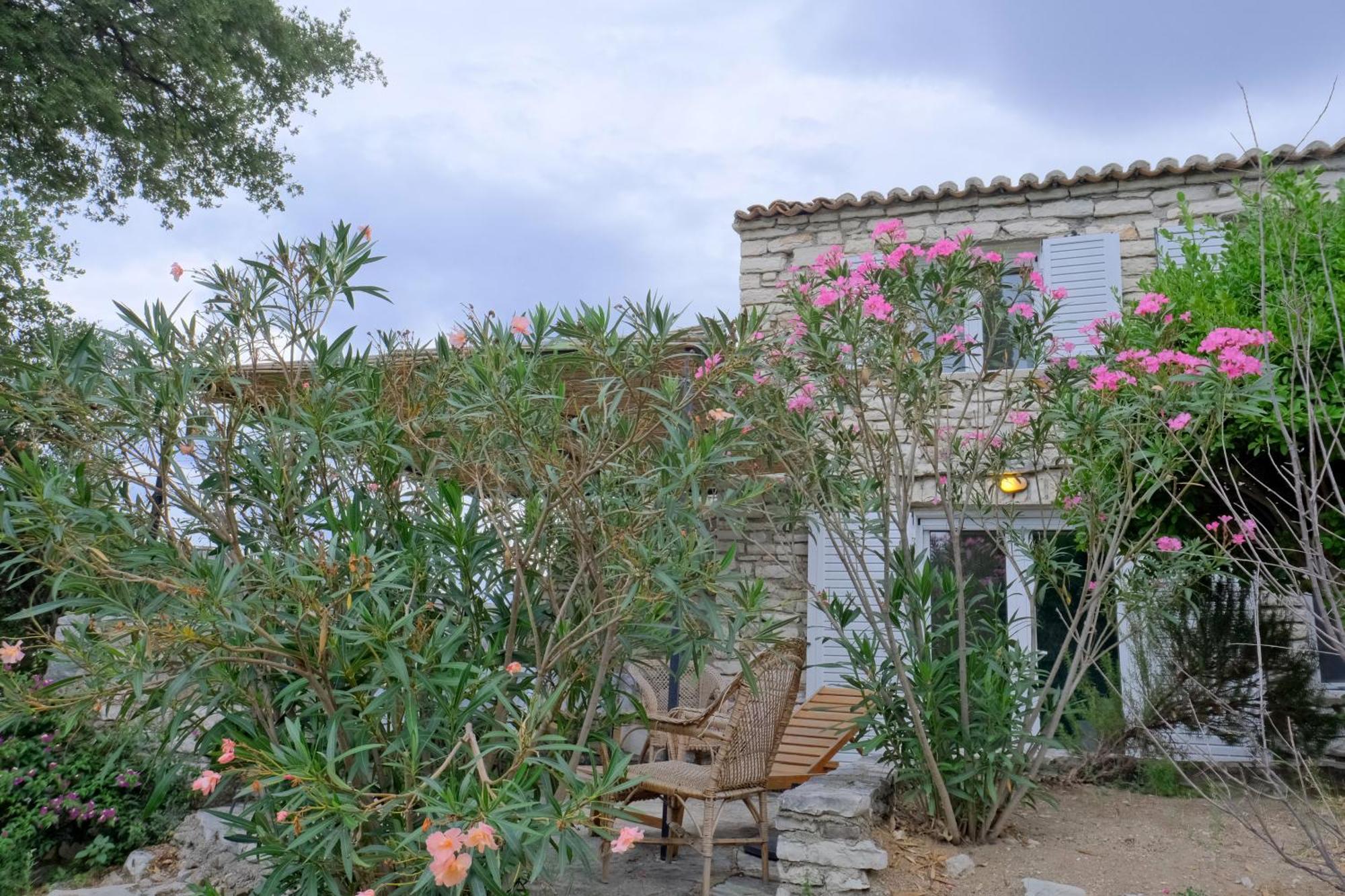 Les Villas De Qëparo Exteriér fotografie